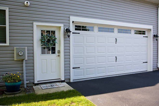 24/7 Emergency Garage Door Panel Replacement experts in Twin Falls County County, ID